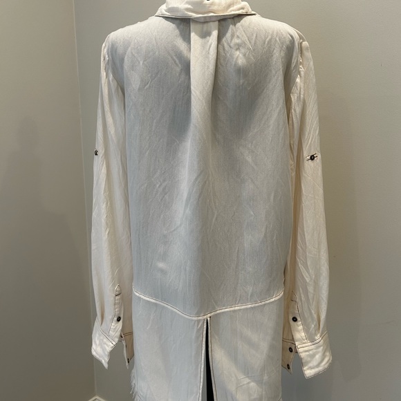 Umgee Button Down Shirt with pockets Size M - Picture 5 of 7